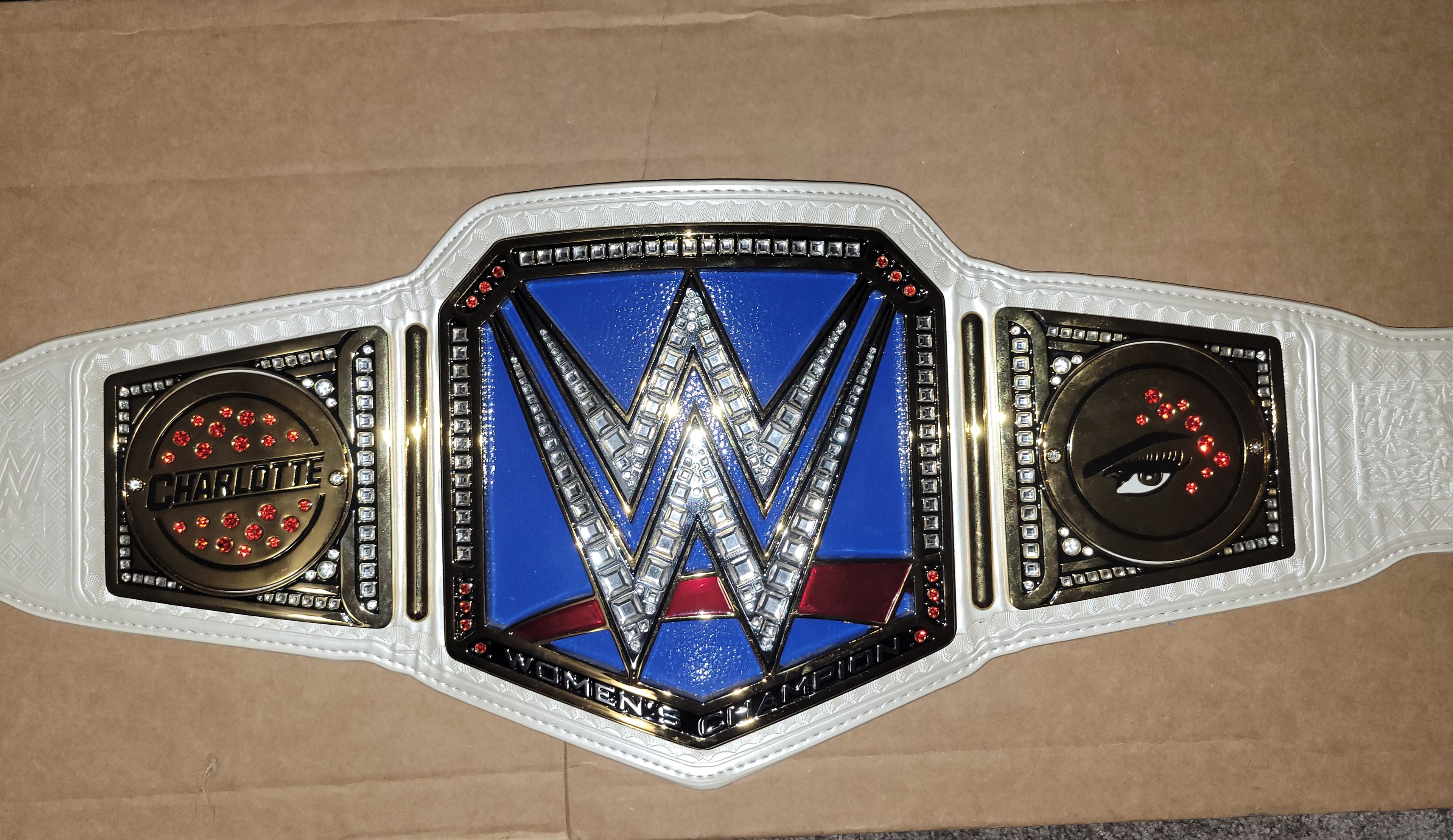 Official WWE Shop Women's Smackdown Replica Title Belt w/ Charlotte Flair Side Plates