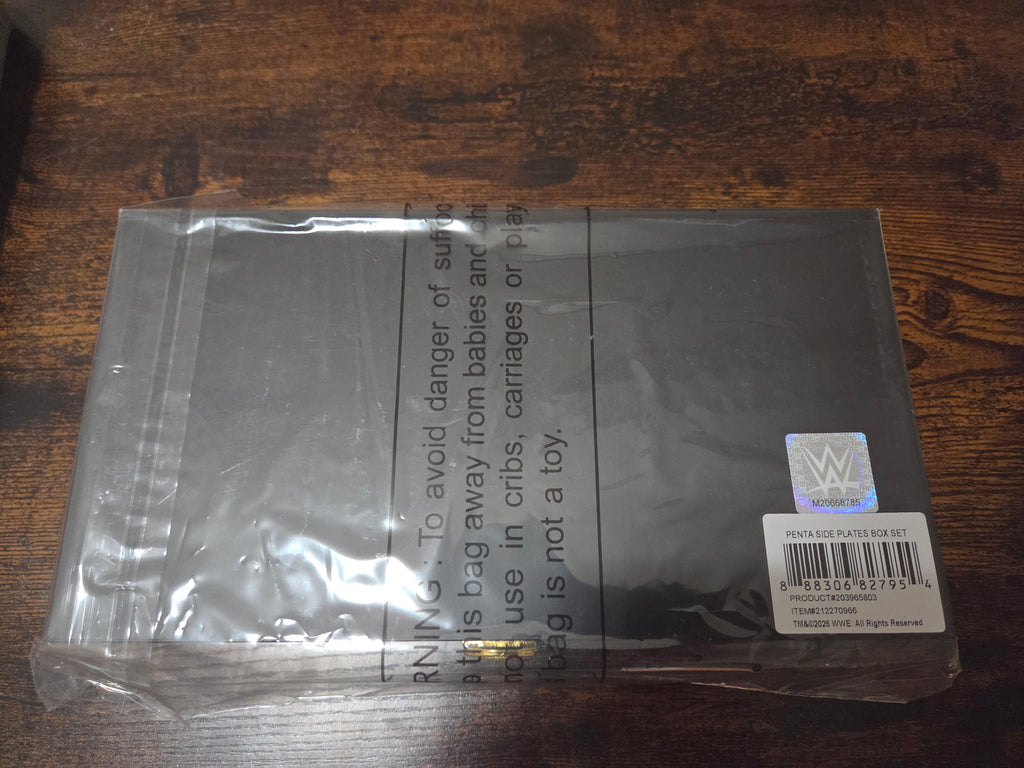 Official WWE Penta Replica Side Plate Box Set