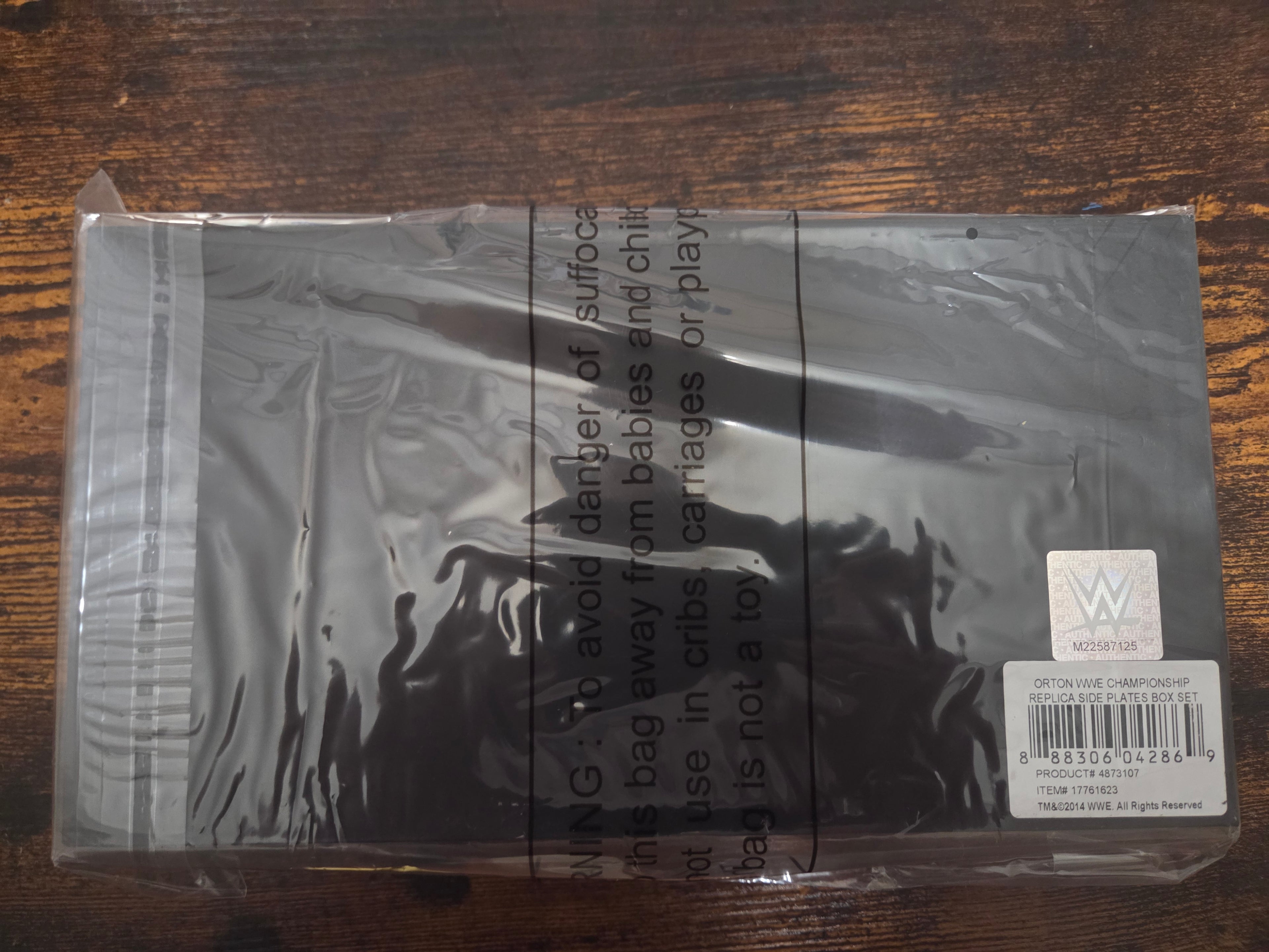 Official WWE Randy Orton Replica Side Plate Box Set