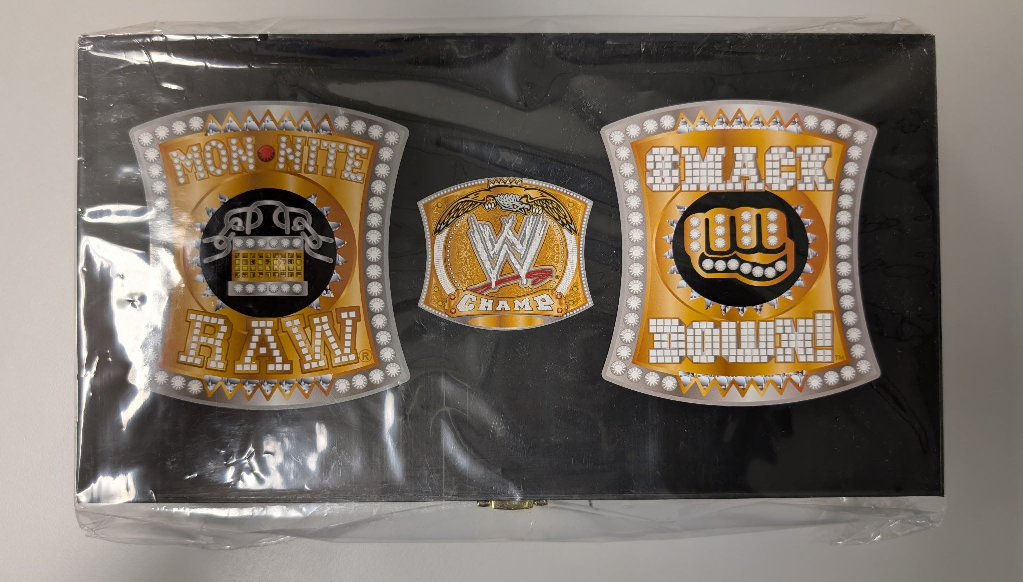 Official WWE Spinner Replica Side Plate Box Set
